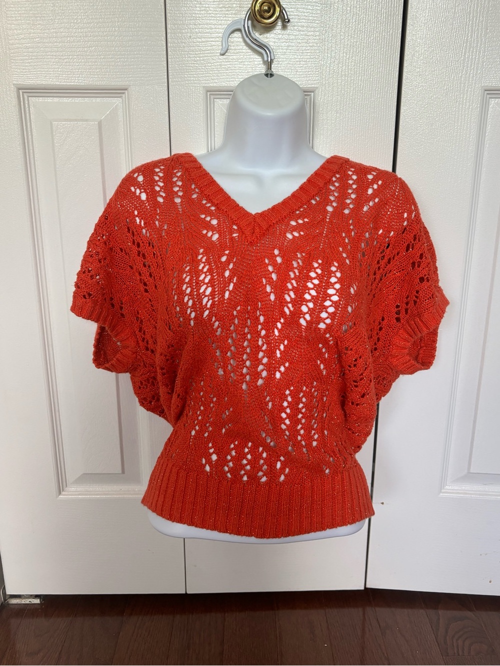 Bebe 2B coral shimmer pointelle knit cap sleeve sweater top slouchy